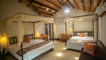 Decoración personalizada, escritorio y wifi gratis