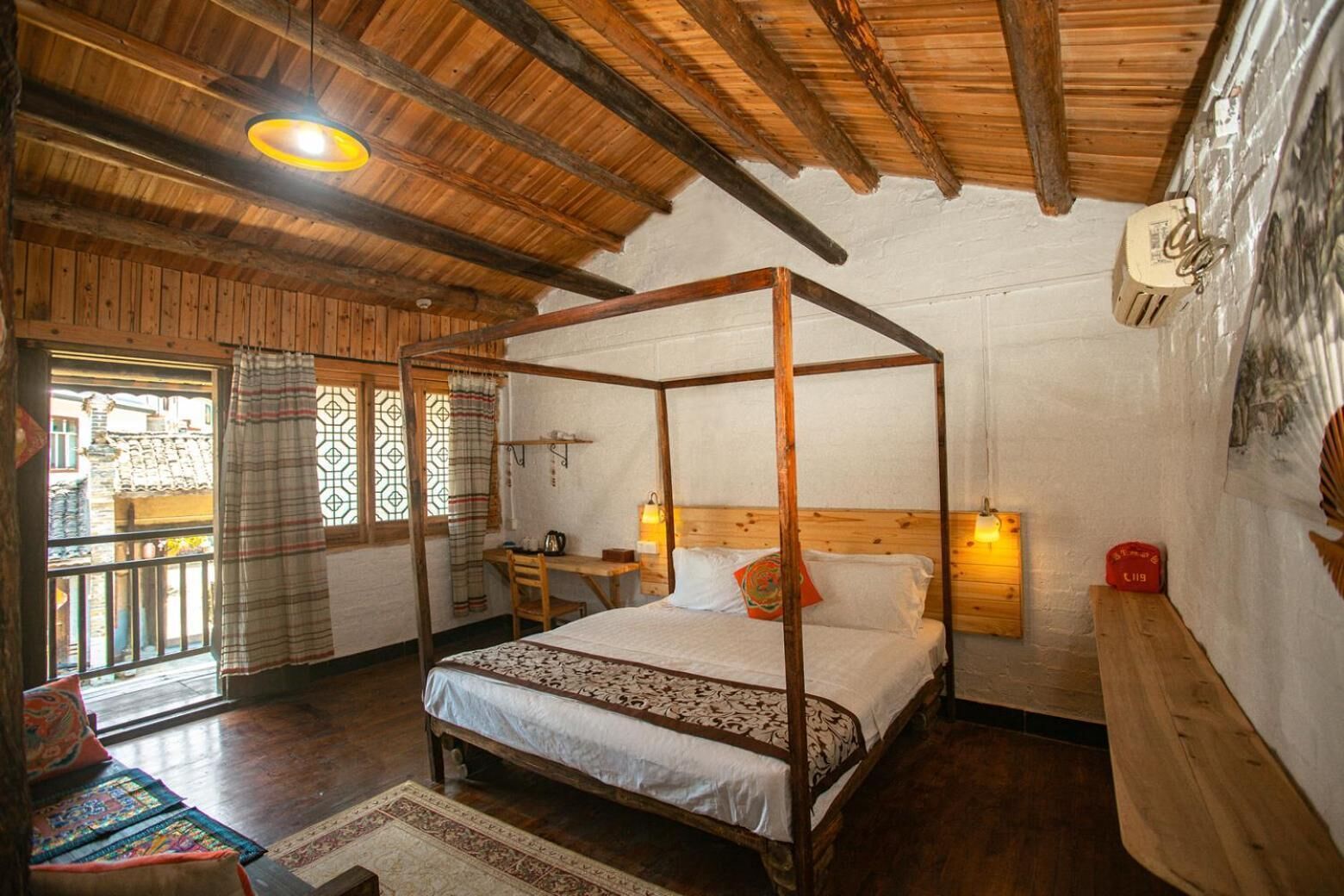 Decoración personalizada, escritorio y wifi gratis 