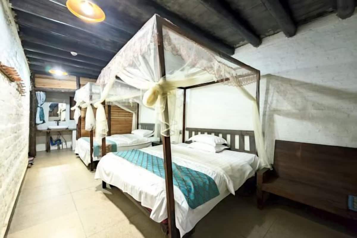 Con stile personalizzato, una scrivania, Wi-Fi gratuito