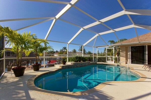 Outdoor pool, a heated pool