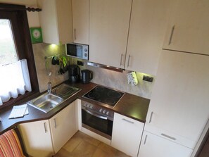 Kühlschrank, Mikrowelle, Ofen