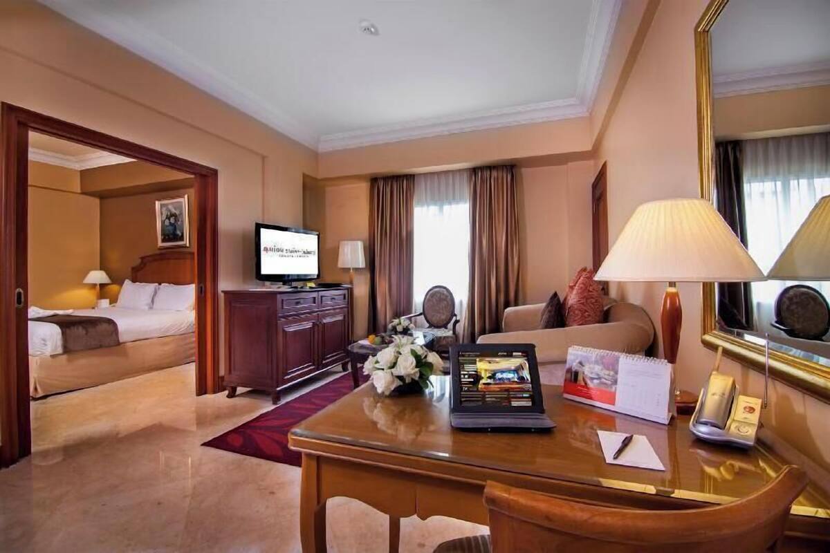 1 bedroom, premium bedding, down comforters, minibar