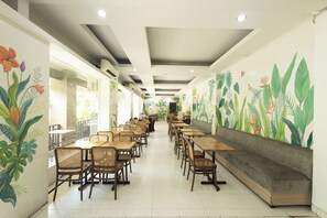 Breakfast, lunch and dinner served - Front One Resort Yogyakarta (Depok)