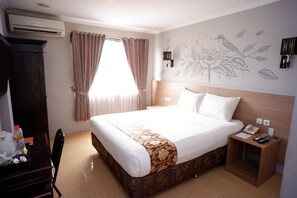 Deluxe Room - Front One Resort Yogyakarta (Depok)