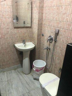 Douche, articles de toilette gratuits