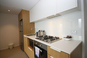 Private kitchen - Onelife Harbour View Luxury Apartment (Docklands)