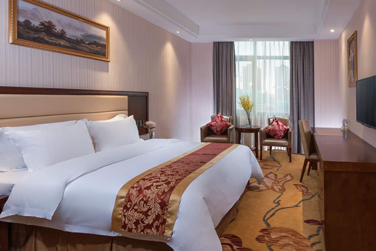 Business Double Room | Desk, blackout drapes, iron/ironing board, free WiFi