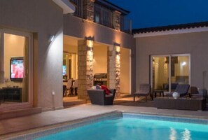 Outdoor pool - villa kristia (Paphos)