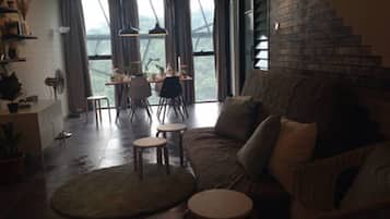 Loft | Area keluarga | TV layar datar