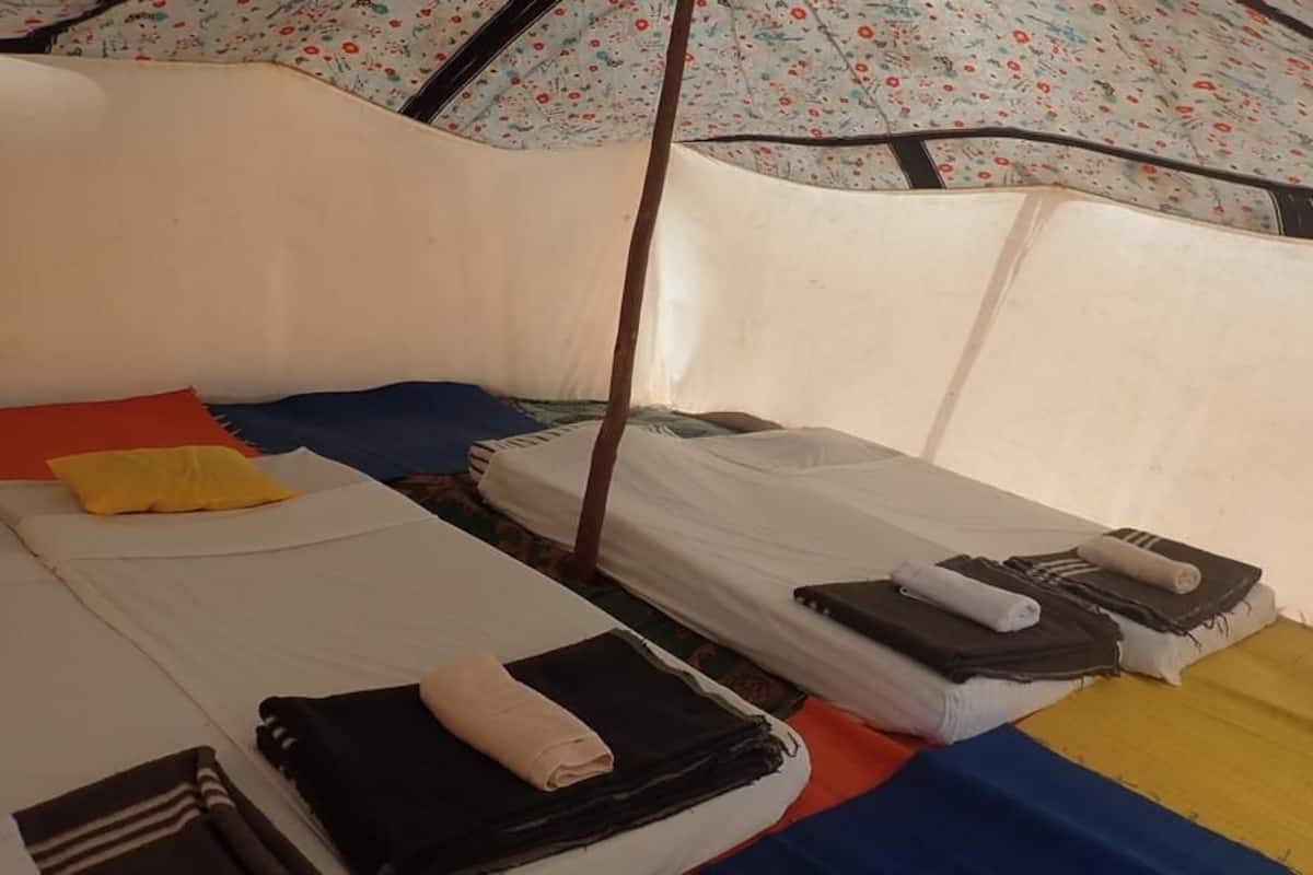 Family Tent, Multiple Beds | Rollaway beds, free WiFi, bed sheets