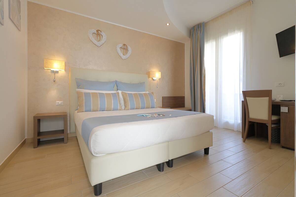 Standard Double Room, 1 Queen Bed, Non Smoking, Balcony | Minibar, desk, cribs/infant beds, free WiFi