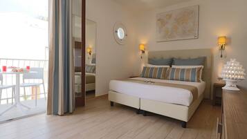 Habitación doble superior, vistas al mar | Minibar, escritorio, cunas (de pago) y wifi gratis