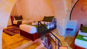 Family Room | In-room safe, desk, soundproofing, free WiFi - Kufe Hotel (Nevsehir)