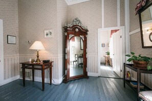 Individually decorated, individually furnished, iron/ironing board - The Inn At Salado (Salado)