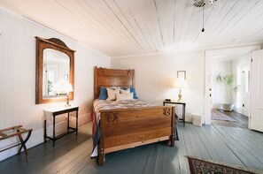 Individually decorated, individually furnished, iron/ironing board - The Inn At Salado (Salado)