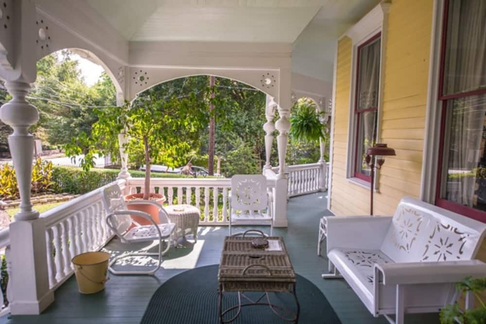 Sugar Magnolia Bed & Breakfast