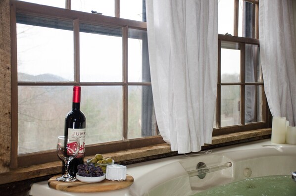 Chambre, salle de bain privée (Sugar Tree Country) | Baignoire profonde