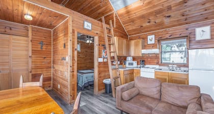 Walnut Canyon Cabins