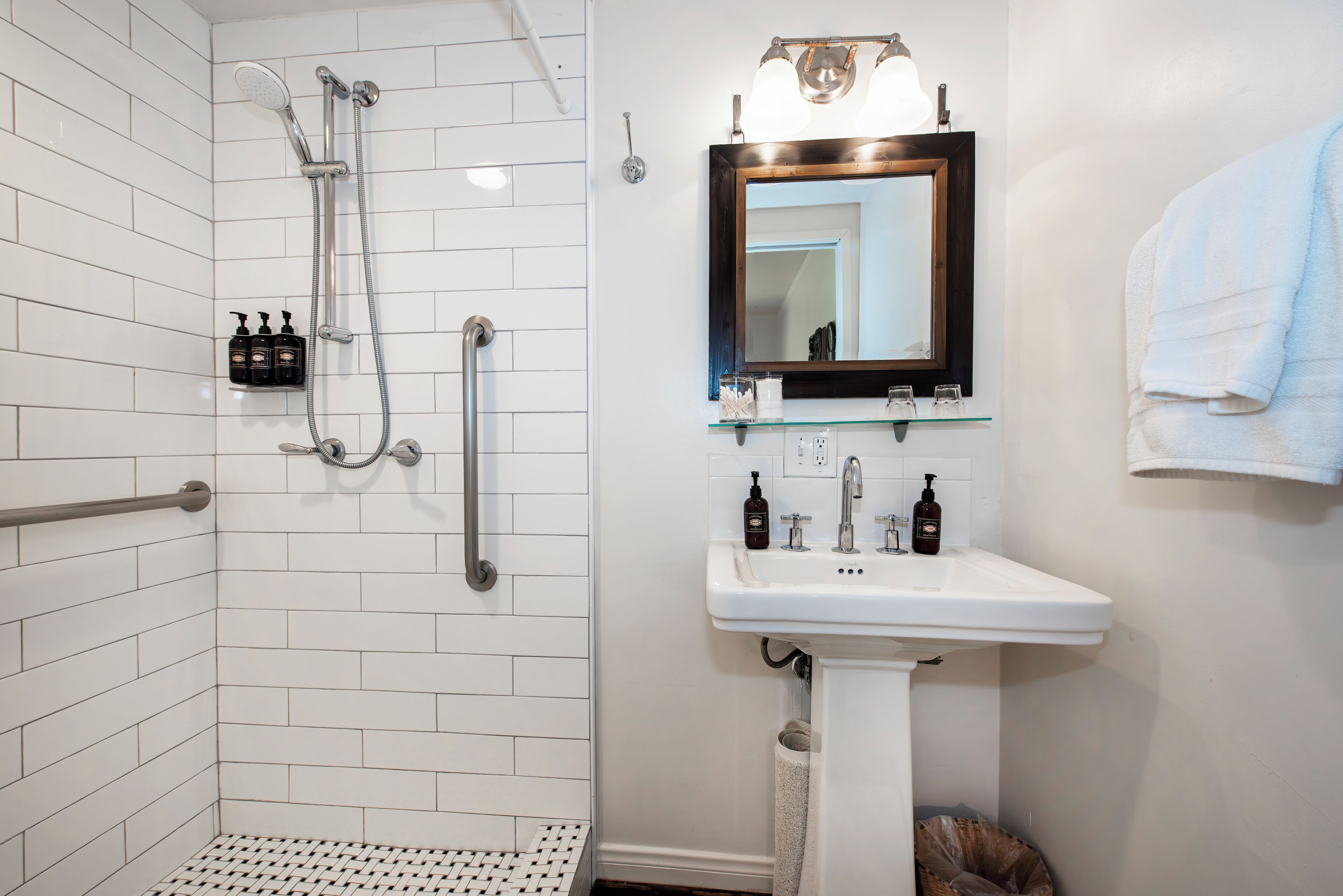 Photo - Bath Street Inn