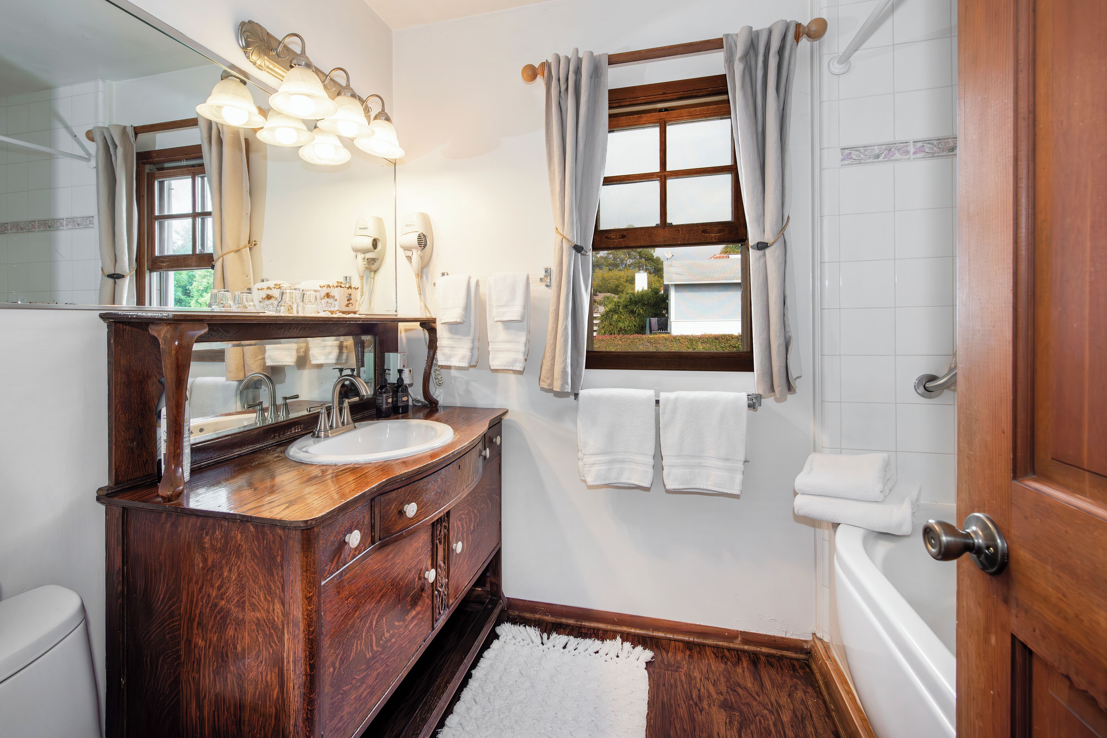 Photo - Bath Street Inn