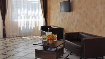 Päivittäinen mannermainen aamiainen (200 RUB per henkilö)