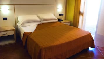 In-room safe, individually furnished, desk, iron/ironing board