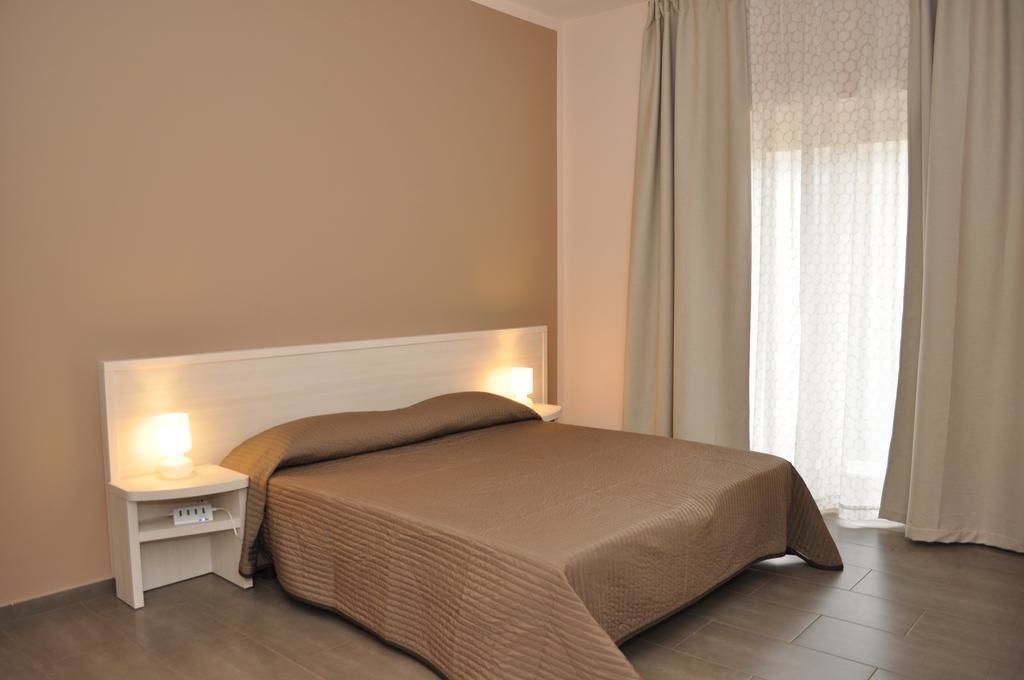 Classic-Doppel- oder -Zweibettzimmer, Gartenblick | Minibar, Schreibtisch, schallisolierte Zimmer, Bügeleisen/Bügelbrett