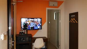 In-room safe, desk, iron/ironing board, free WiFi