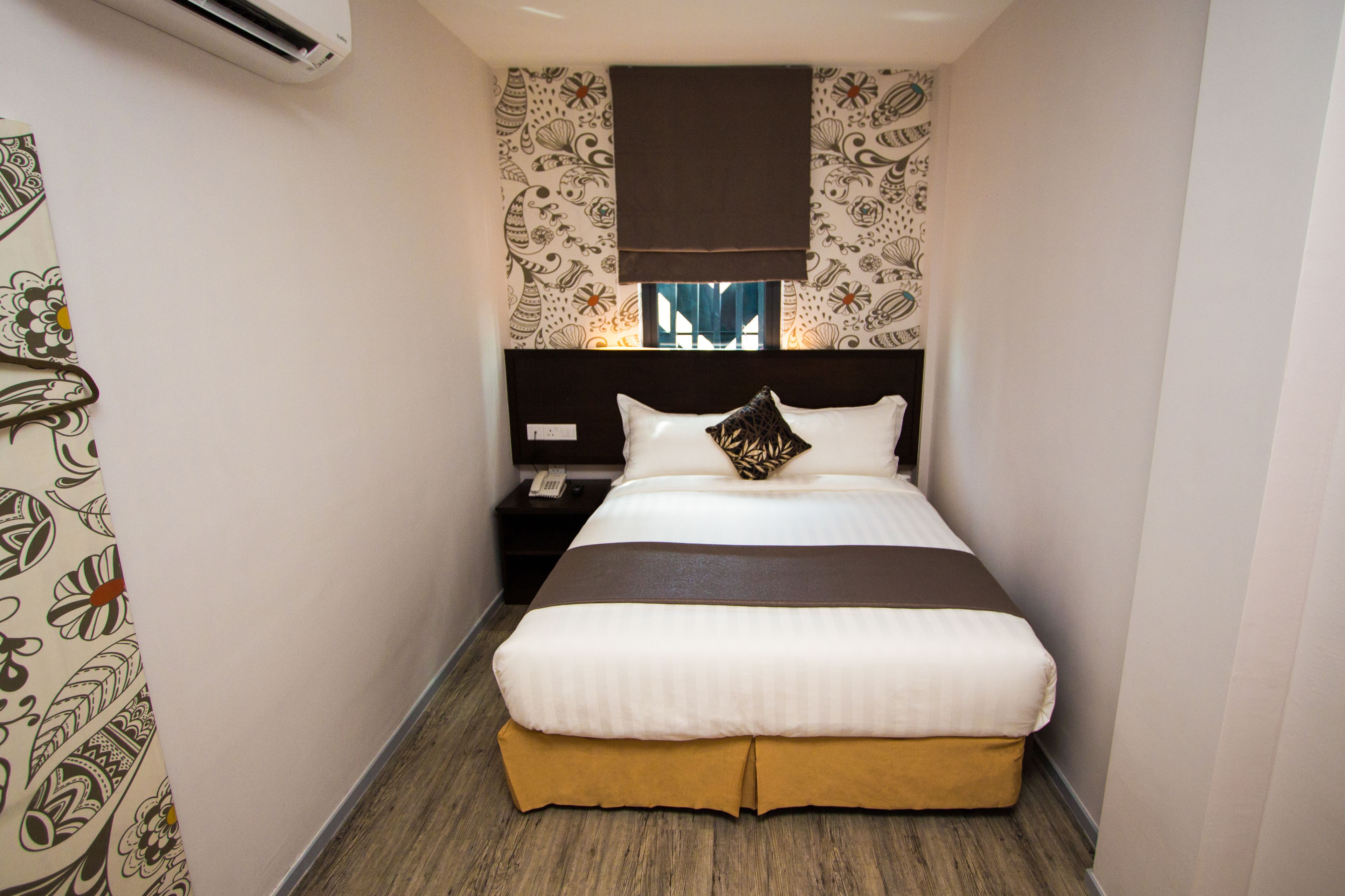 superior double room (with window) | in-room safe, desk, iron/ironing board, free wifi