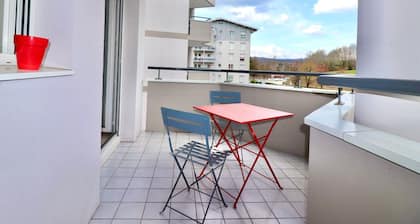 Studio moderne avec terrasse et parking Ă Annecy