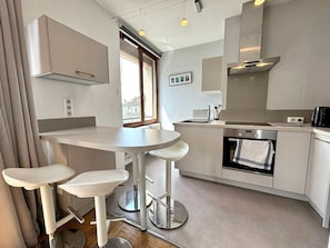 Réfrigérateur, micro-ondes, lave-vaisselle