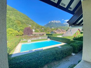 Pool - 3-Room Apartment with Pool, Near Lake in Annecy (Annecy)