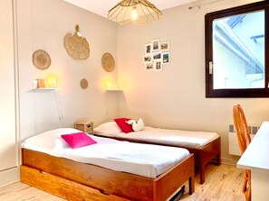 2 bedrooms, free WiFi - 3-Room Apartment with Pool, Near Lake in Annecy (Annecy)