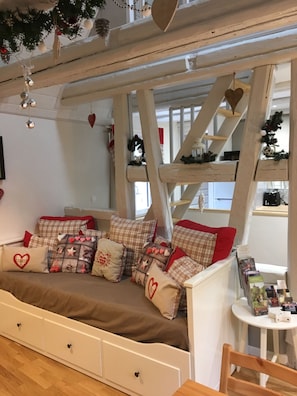 2 habitaciones, tabla de planchar con plancha y cuna de viaje