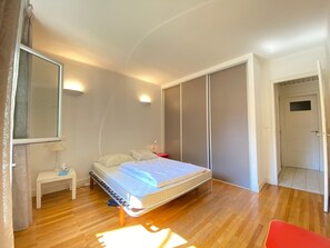 2 bedrooms, free WiFi - Spacious 2-bedroom apartment near center with parking and wifi (Annecy)