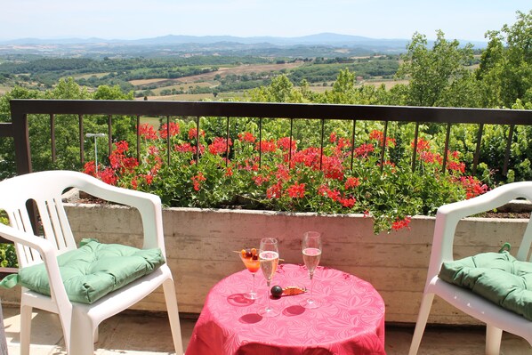 Triple Room, Balcony | In-room safe, desk, free WiFi - Albergo Rossana (Chianciano Terme)