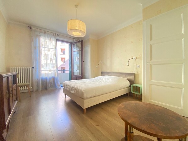 2 bedrooms