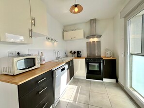 Réfrigérateur, lave-vaisselle