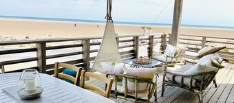 CHALET FAMILIAR - FRENTE AL MAR - NUEVE