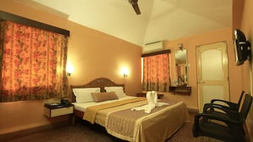 In-room safe, rollaway beds, free WiFi