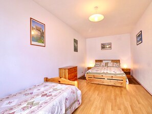 2 bedrooms