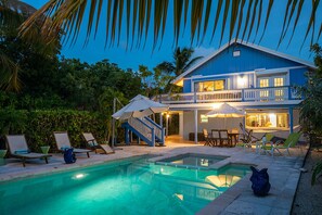 Outdoor pool - Hideaway Villa TCI – Steps to Grace Bay Beach, Private Pool with Sunset Views (Providenciales)