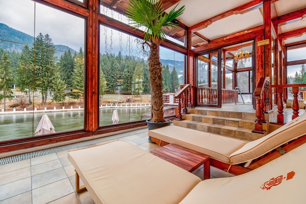 Un sauna, una bañera de hidromasaje, baño turco, masajes