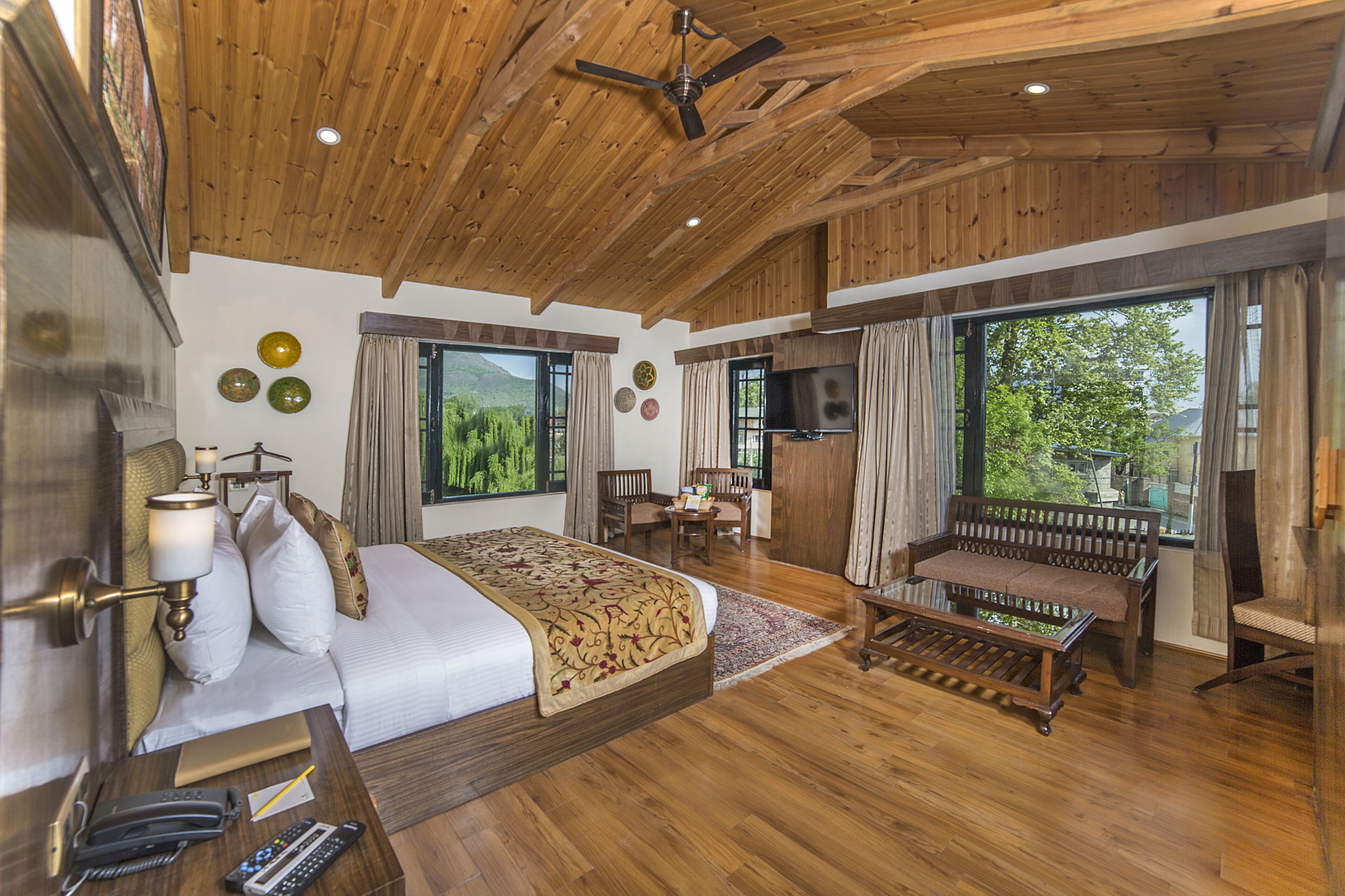 خزنة داخل الغرفة وطراز فريد لكل وحدة ومكتب ومساحة عمل للكمبيوتر المحمول