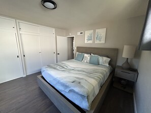 2 slaapkamers, een strijkplank/strijkijzer, gratis wifi, beddengoed