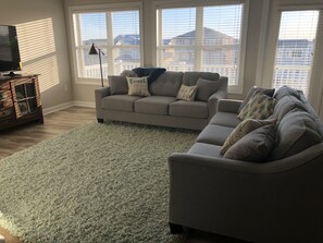 Smart TV, fireplace, video games, ping pong