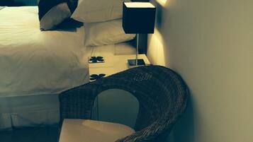 Premium bedding, desk, iron/ironing board, free WiFi