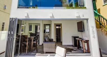 OCEAN VIEWS! New Modern Style House-Great for Groups and Families