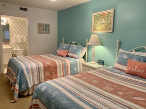 3 bedrooms, iron/ironing board, free WiFi, bed sheets - BEAUTIFUL BEACHFRONT Condo- Quiet- Pool, Hot Tub, Lazy River, Easy Beach Access (North Myrtle Beach)
