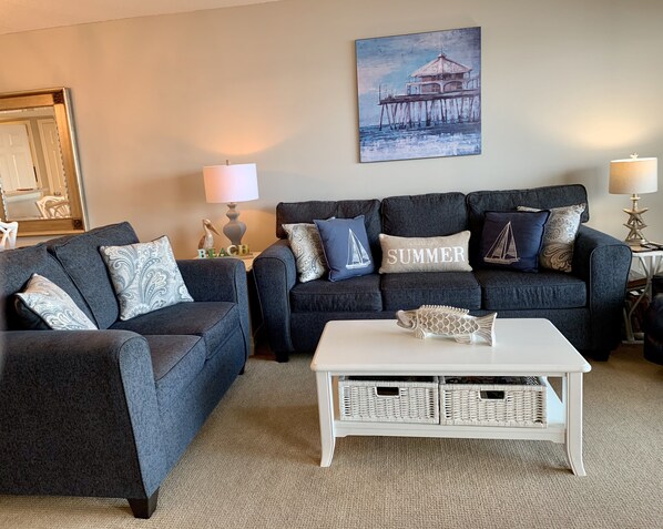 Smart TV, DVD player, books, video library - BEAUTIFUL BEACHFRONT Condo- Quiet  Pool  Hot Tub Lazy River Aug SPECIALS (North Myrtle Beach)